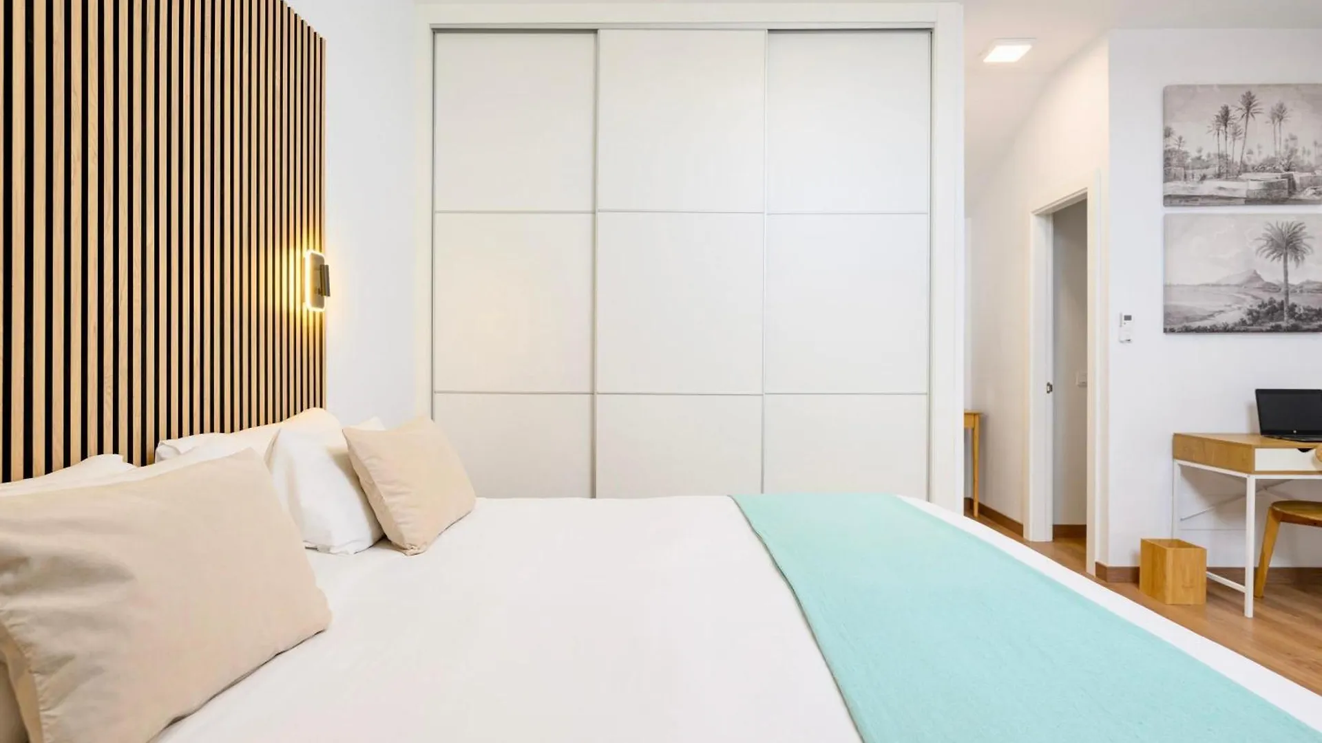 Brand New Spacious Duplex 100M From The Beach Las Palmas de Gran Canaria 0*,  Španělsko